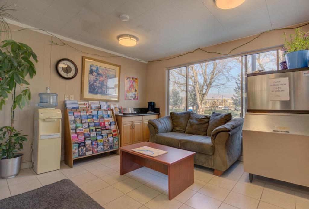 Travelodge By Wyndham The Dalles Buitenkant foto